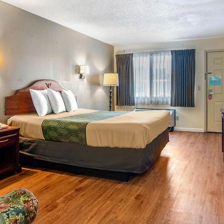 Econo Lodge Inn & Suites Fort Oglethorpe Eksteriør bilde