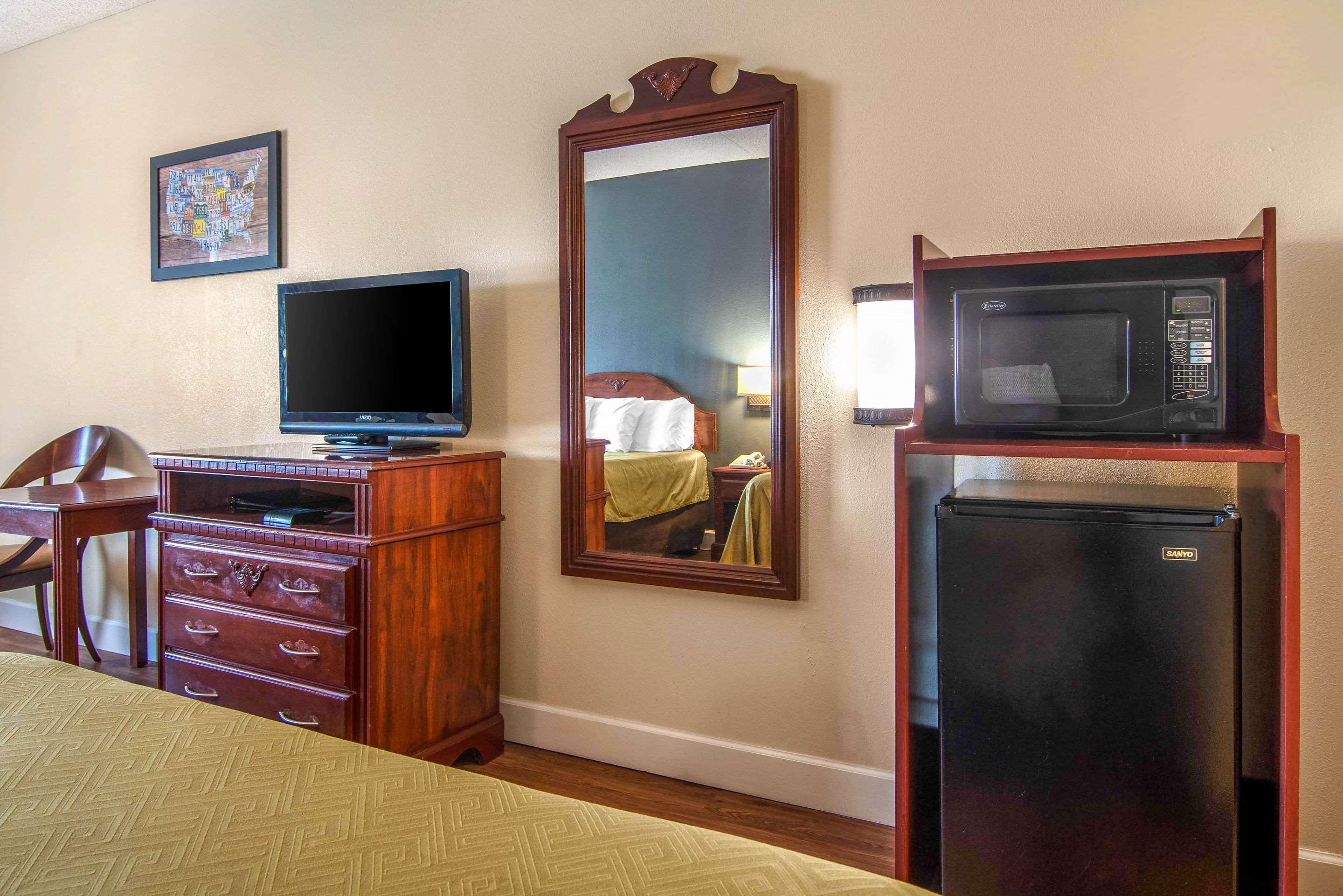 Econo Lodge Inn & Suites Fort Oglethorpe Eksteriør bilde