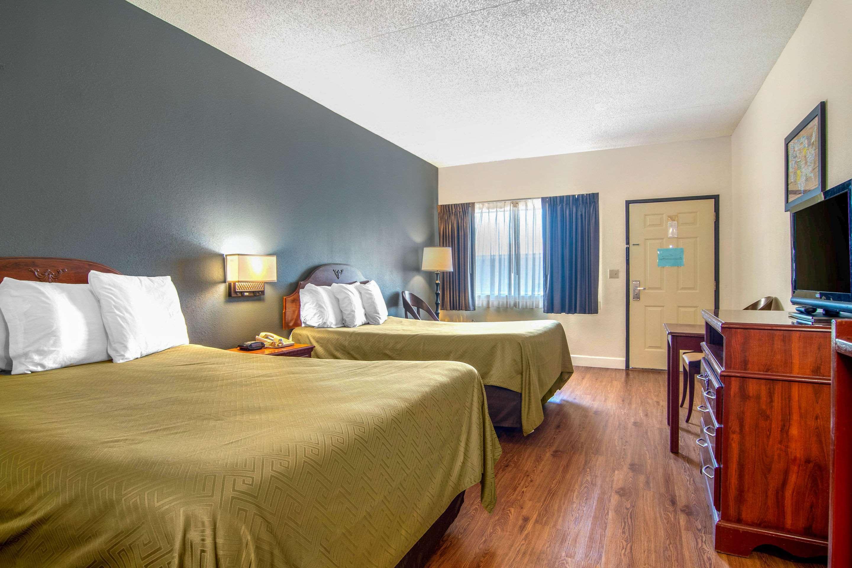 Econo Lodge Inn & Suites Fort Oglethorpe Eksteriør bilde