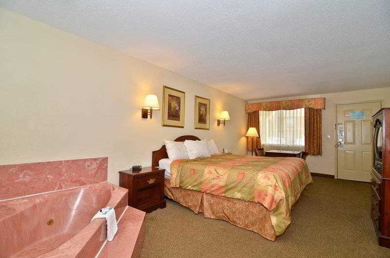 Econo Lodge Inn & Suites Fort Oglethorpe Eksteriør bilde