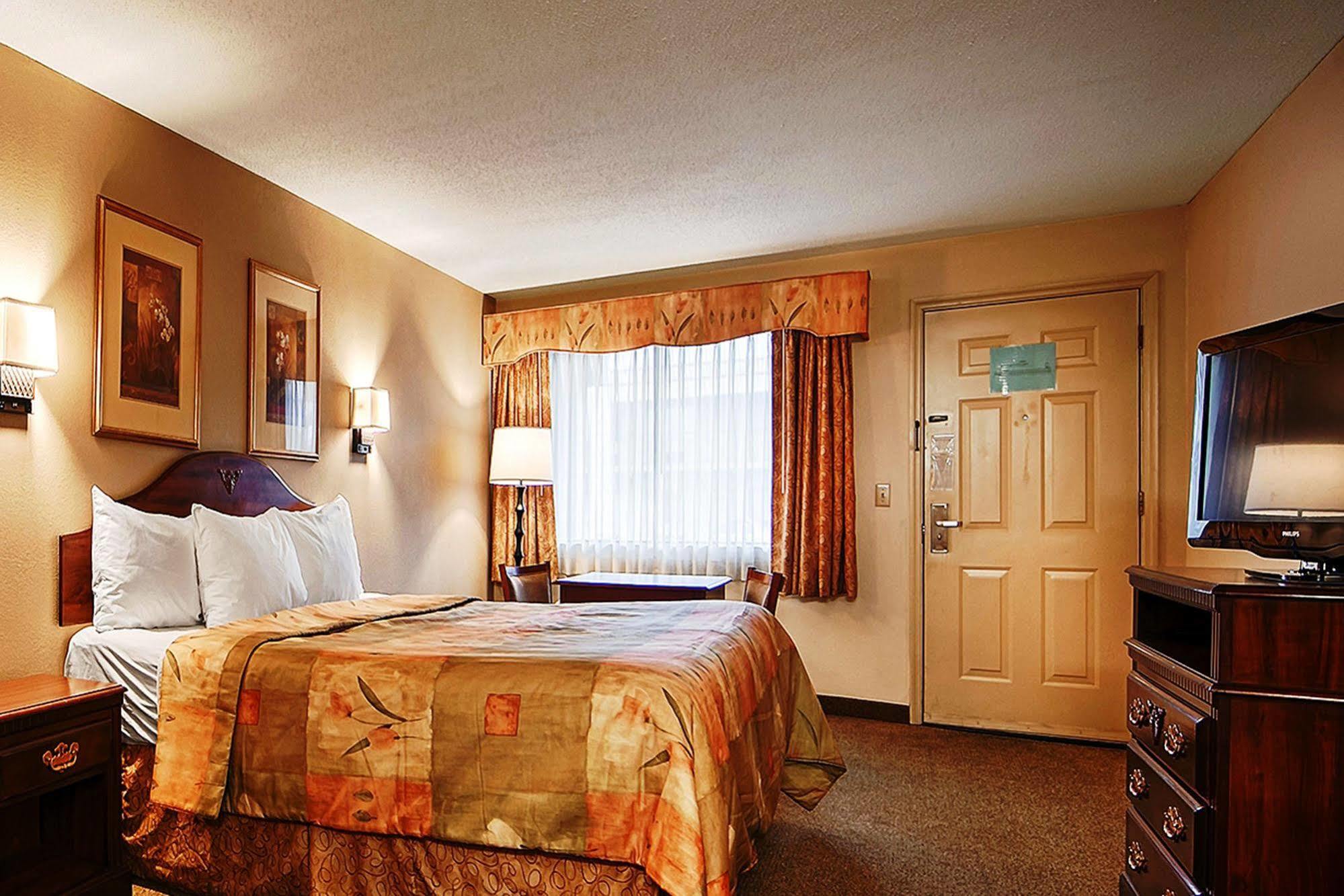 Econo Lodge Inn & Suites Fort Oglethorpe Eksteriør bilde