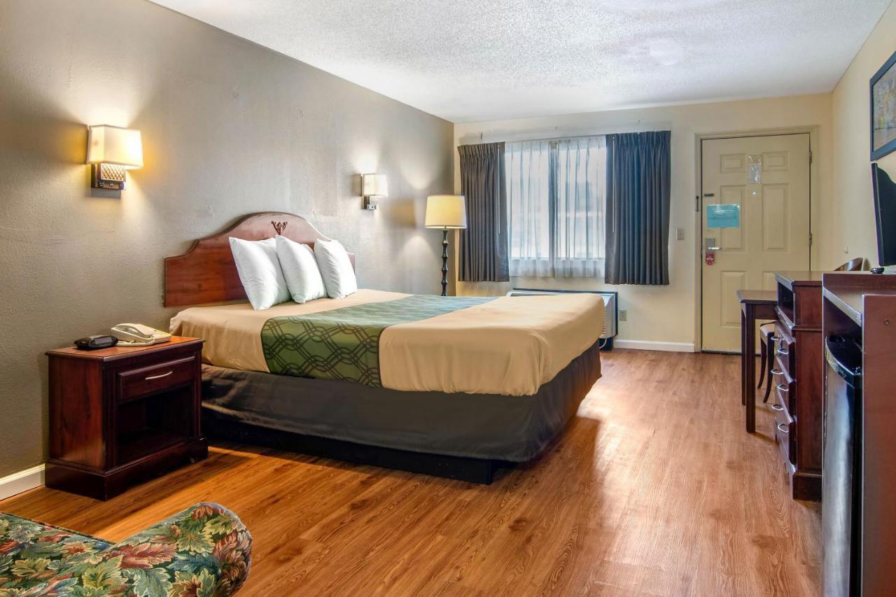 Econo Lodge Inn & Suites Fort Oglethorpe Eksteriør bilde